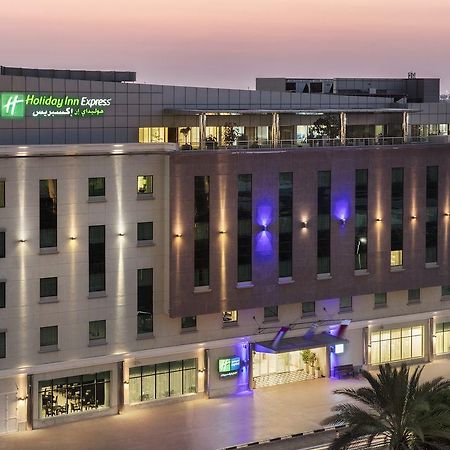 Holiday Inn Express Dubai Safa Park, An Ihg Hotel Exterior photo